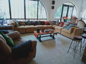 Hermosa Casa céntrica con vista a la barranca